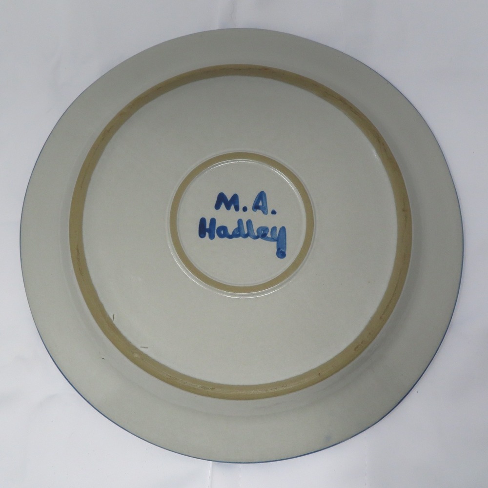 MA Hadley Pottery Blue Whale Dinner Plate Hand Painted Stoneware Nautical VTG - Picture 2 of 14